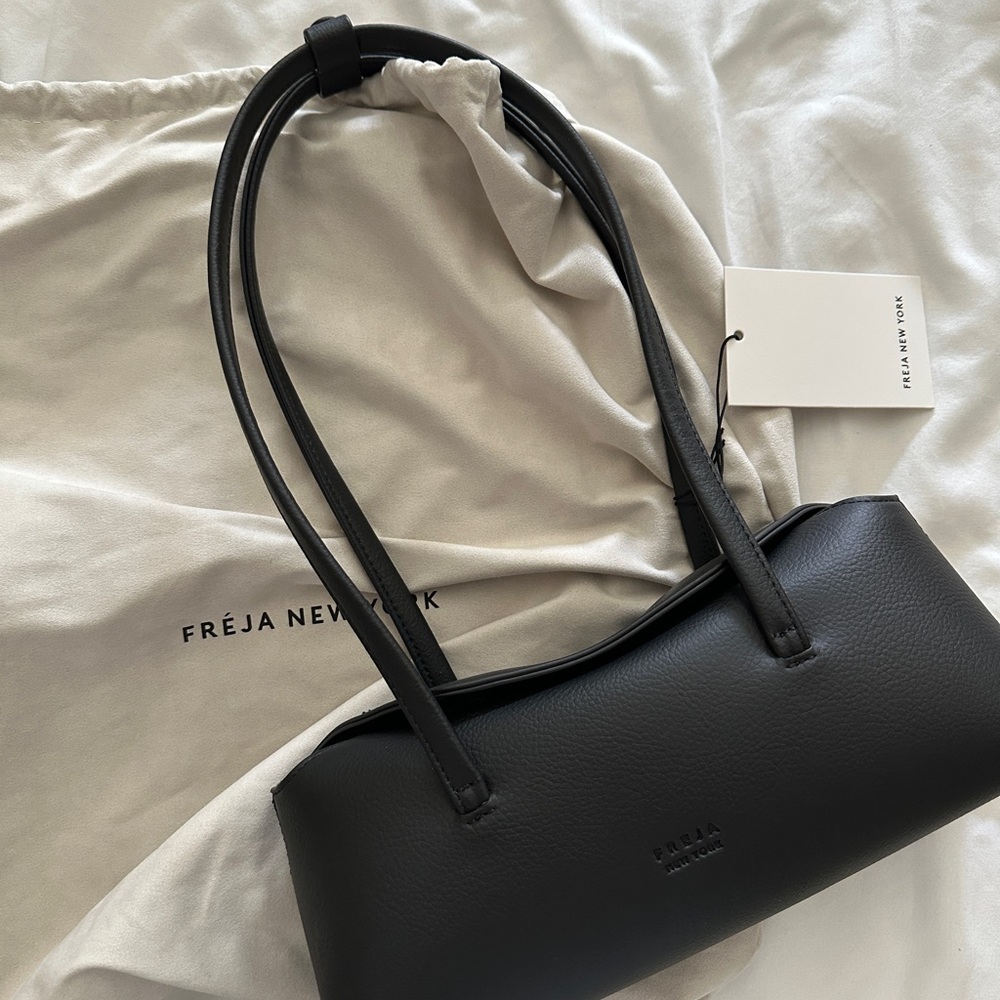 Freja Mini Chrystie Black
